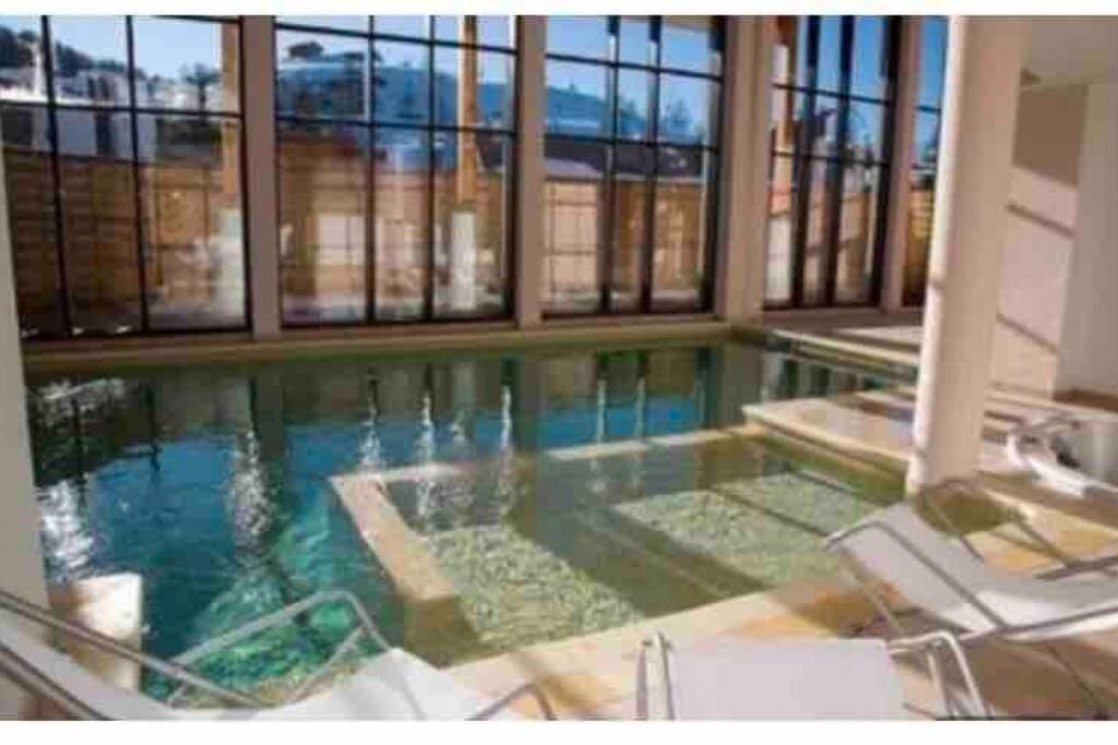 Superbe Appartement Avec Piscine Et Garage Peone Luaran gambar
